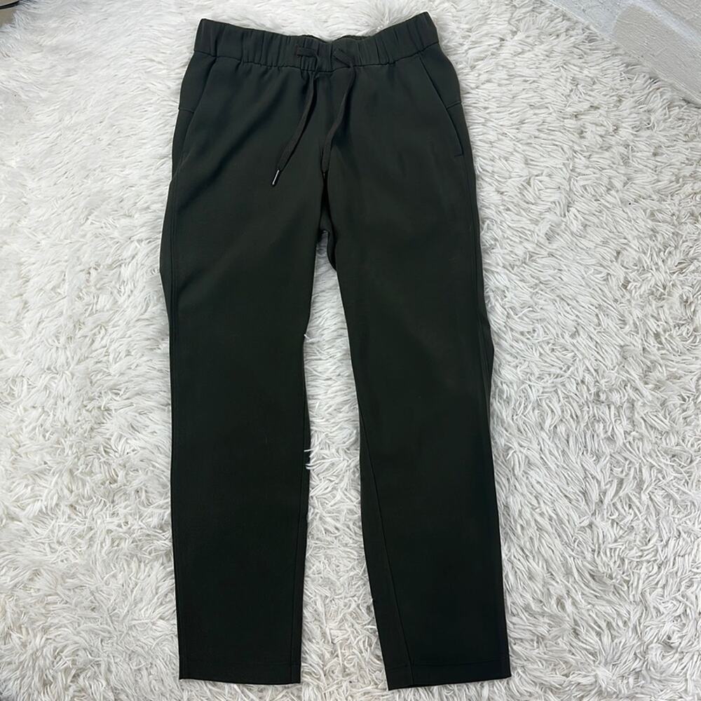 Lululemon On The Fly Pant *Woven 28" Dark Olive